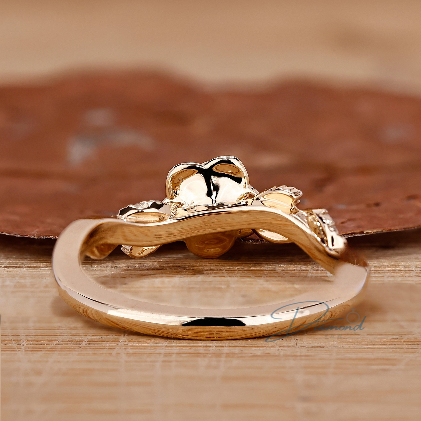 Round Diamond Engagement Ring with a Touch of Nature's Beauty