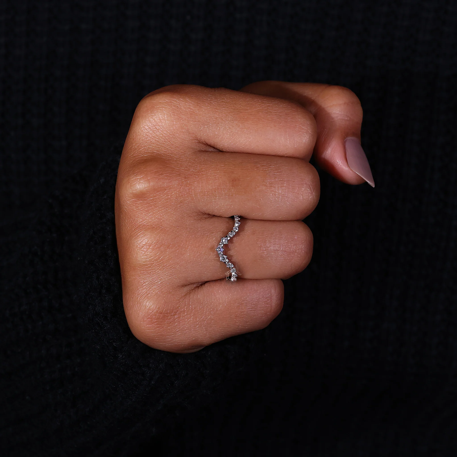 Curved Wedding Band White Gold - Round Diamond