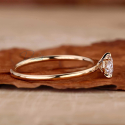 East to West Set Oval Diamond Solitaire Engagement Ring for Women