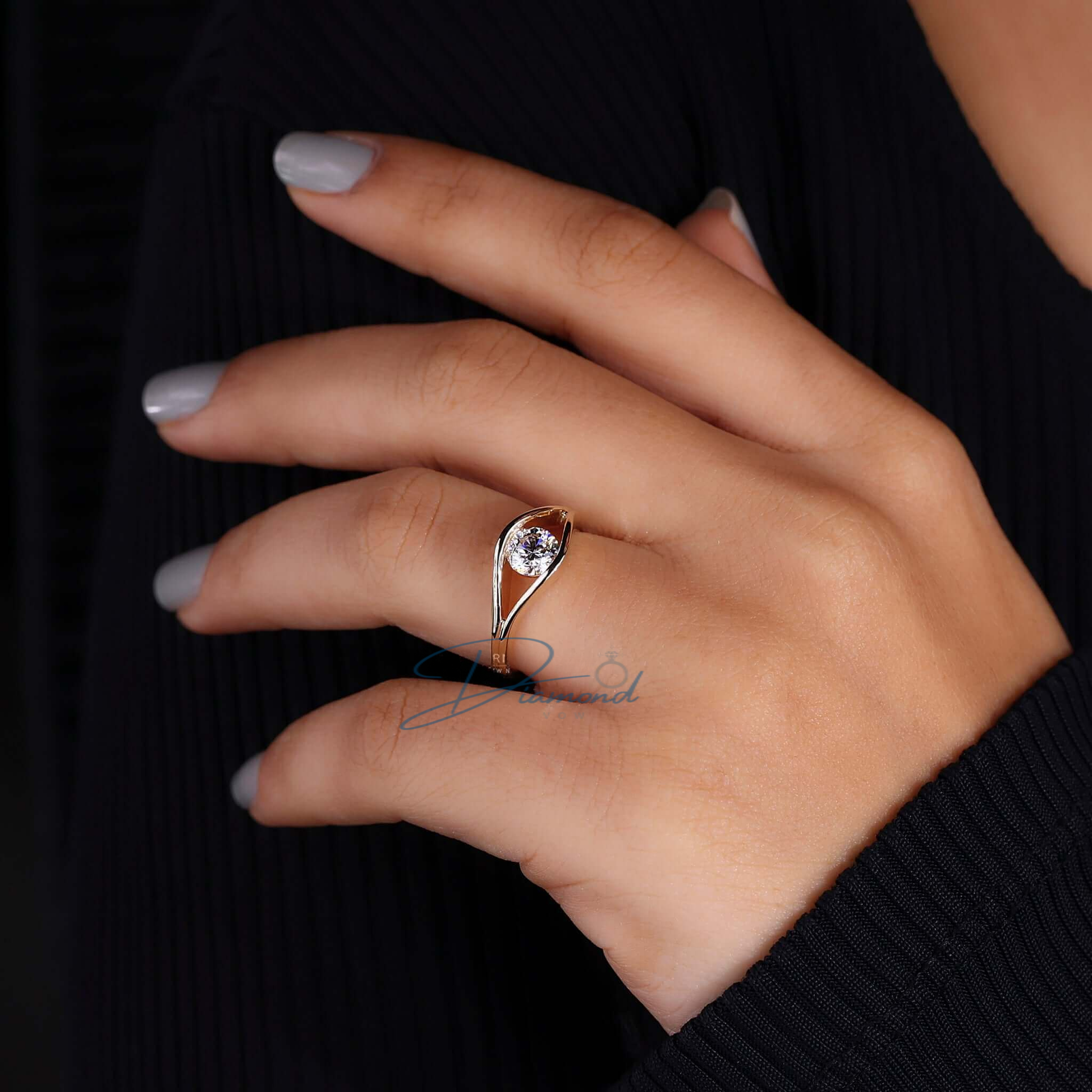 Eye Shape Round Lab Grown Diamond Solitaire Engagement Ring