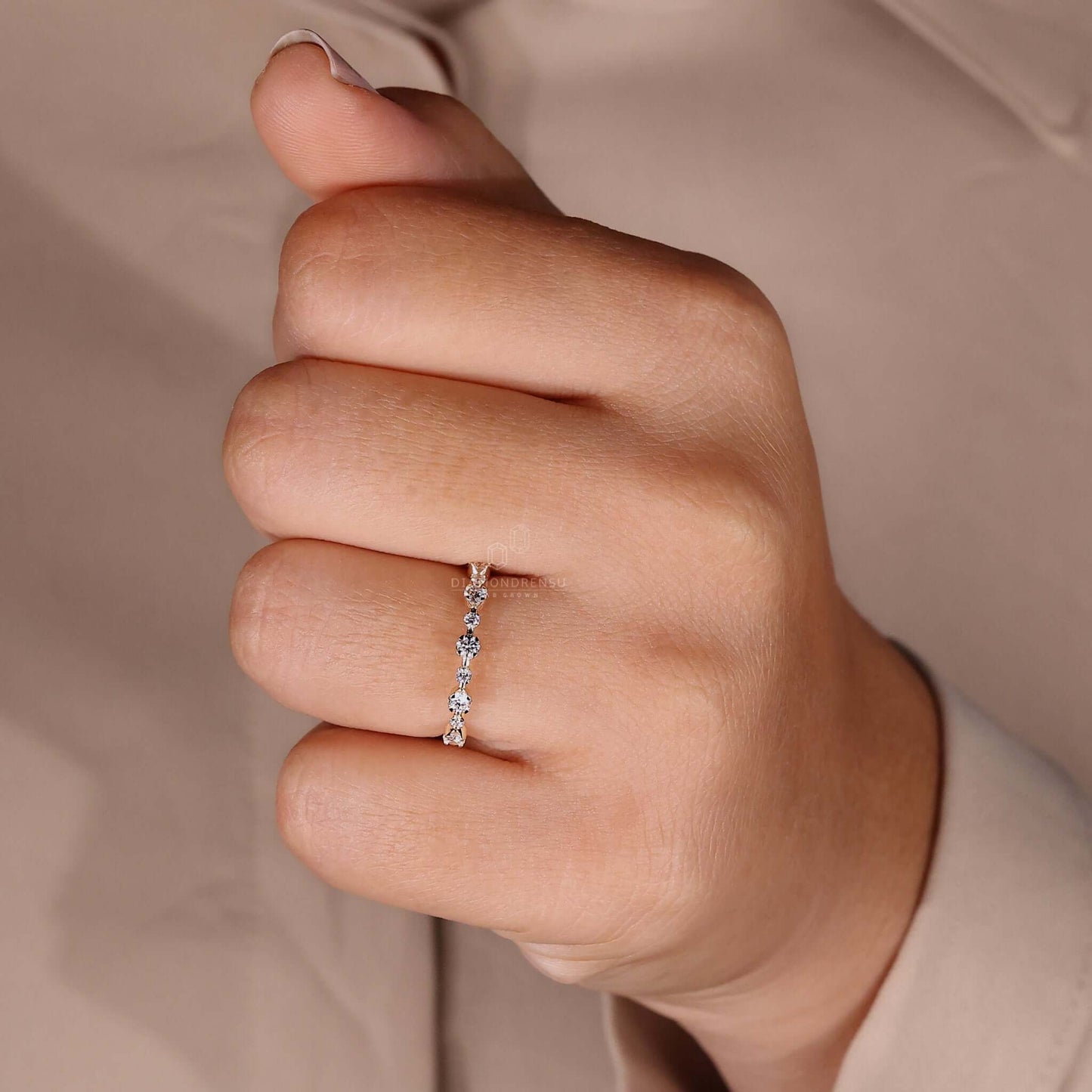 Round Lab-Grown Diamond Wedding Band – Floating Bubble Eternity Ring for Women