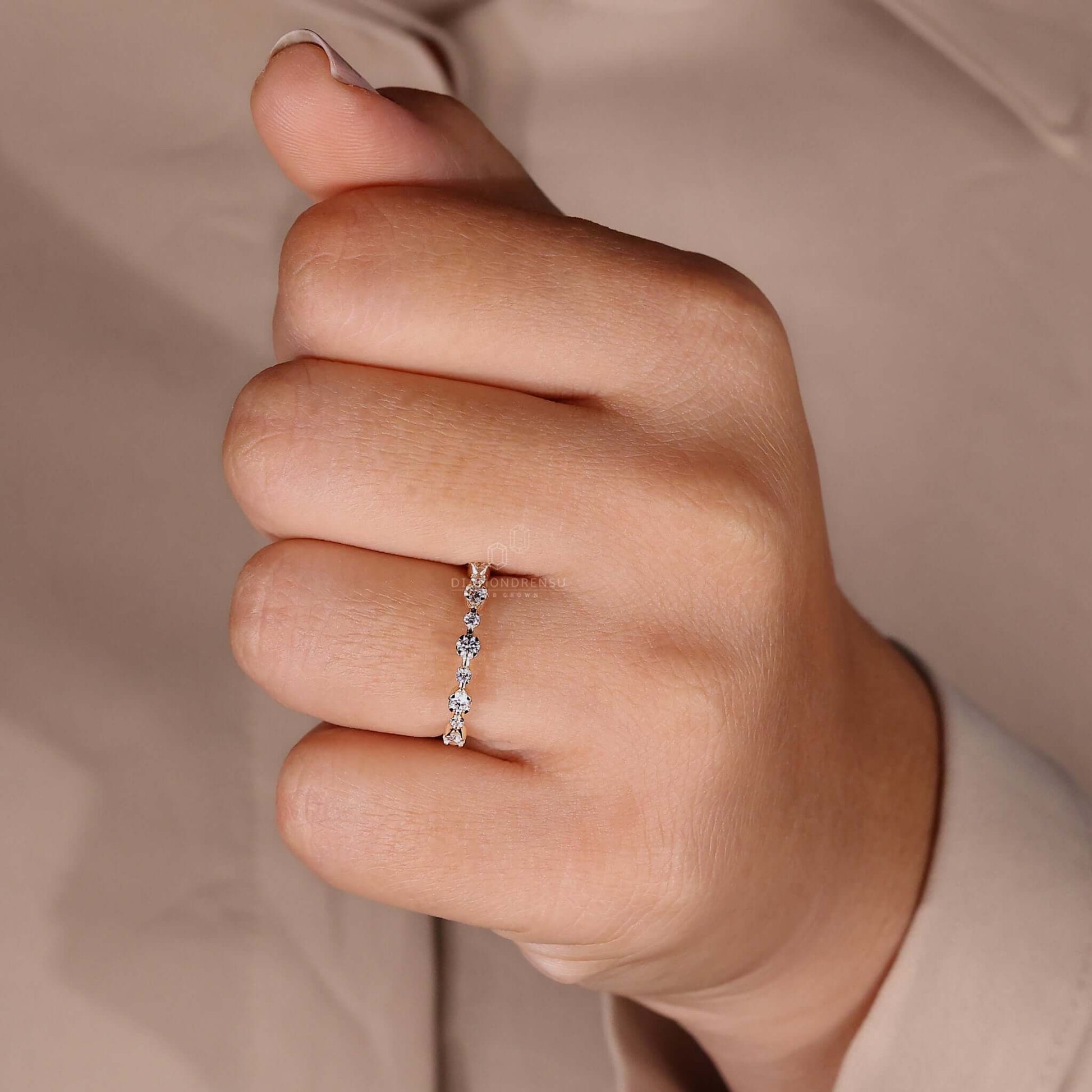 Round Lab-Grown Diamond Wedding Band – Floating Bubble Eternity Ring for Women