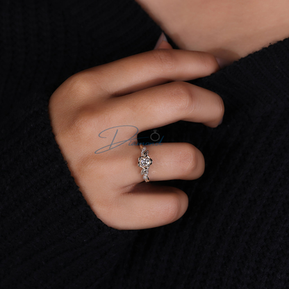 Round Diamond Engagement Ring with a Touch of Nature's Beauty