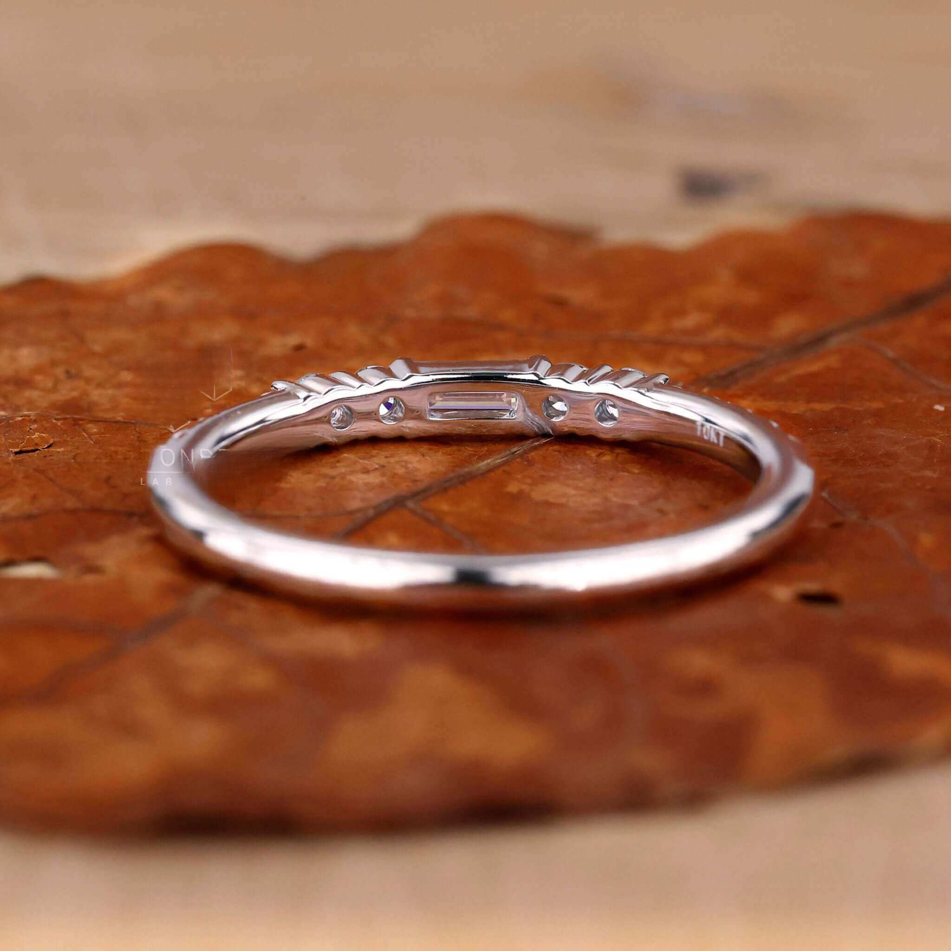 Elegant Wedding Band with Baguette and Round EF-VS Lab Grown Diamonds