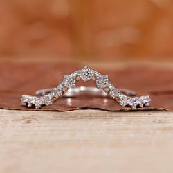 Curved Wedding Band White Gold - Round Diamond