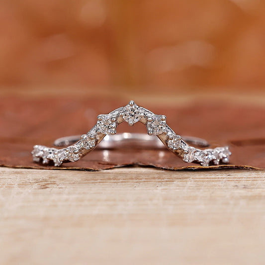 Curved Wedding Band White Gold - Round Diamond